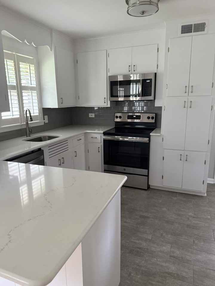 4320 Montgomery Rd #4320 - Photo 3 of 18