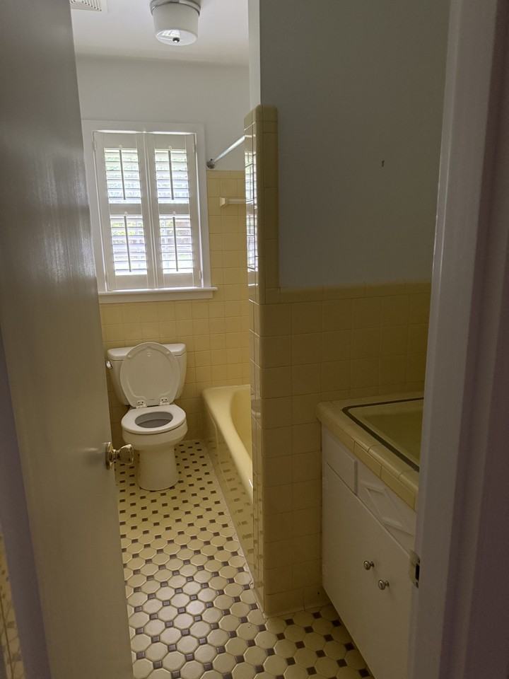 4320 Montgomery Rd #4320 - Photo 5 of 18