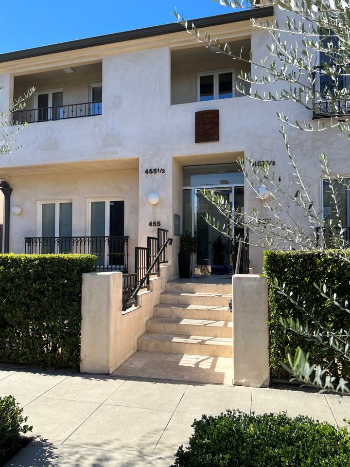 457 N Spaulding Ave #2 - Photo 7 of 28