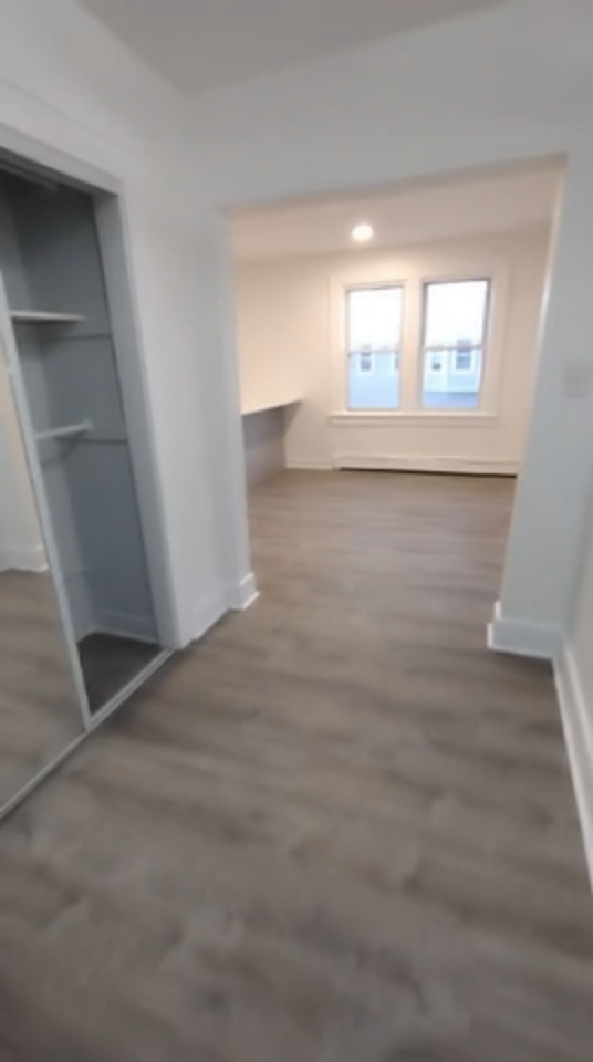 1325 Pembroke St #2ndFL - Photo 4 of 9