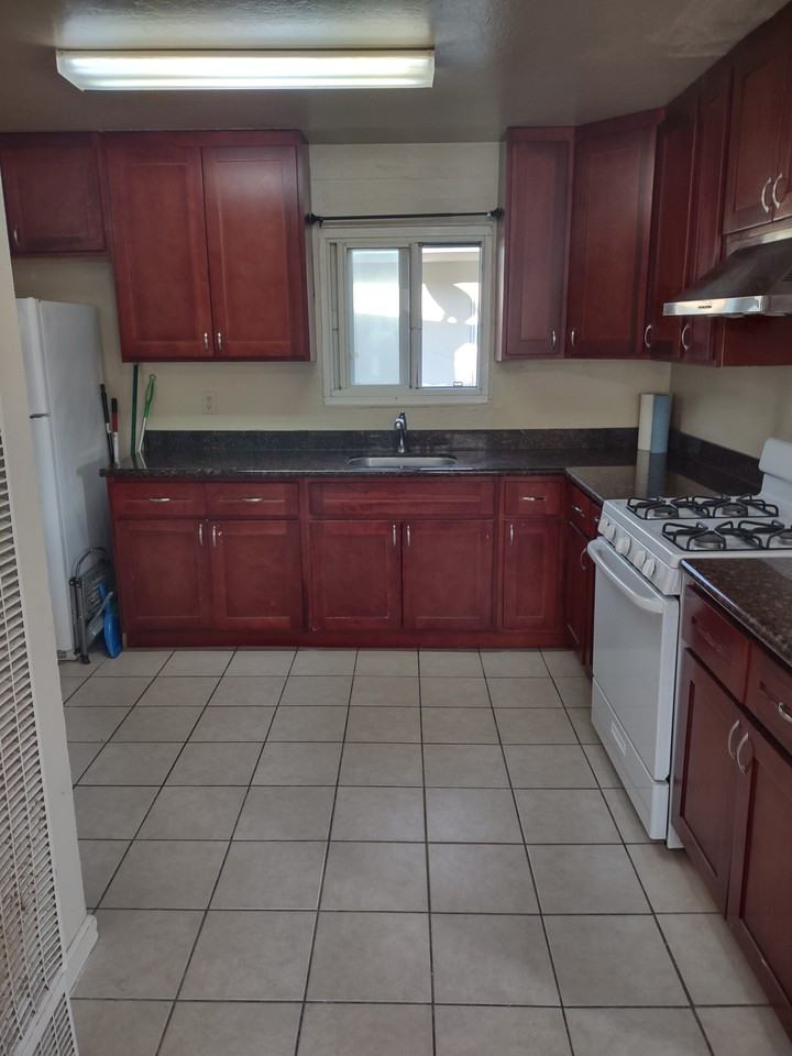 746 Masson Ave #746 - Photo 3 of 9