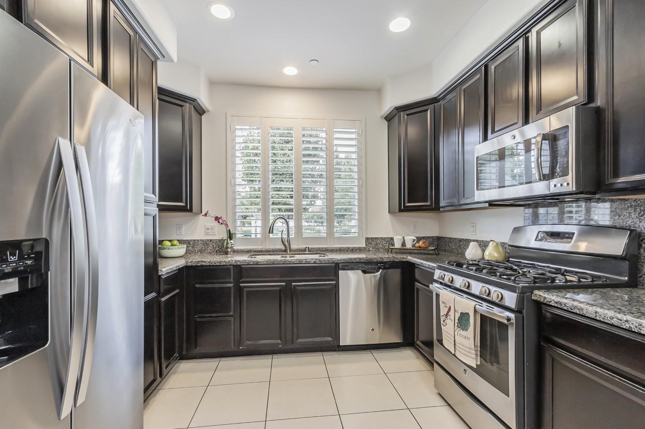 18431 Emerald Ln #NA - Photo 3 of 24