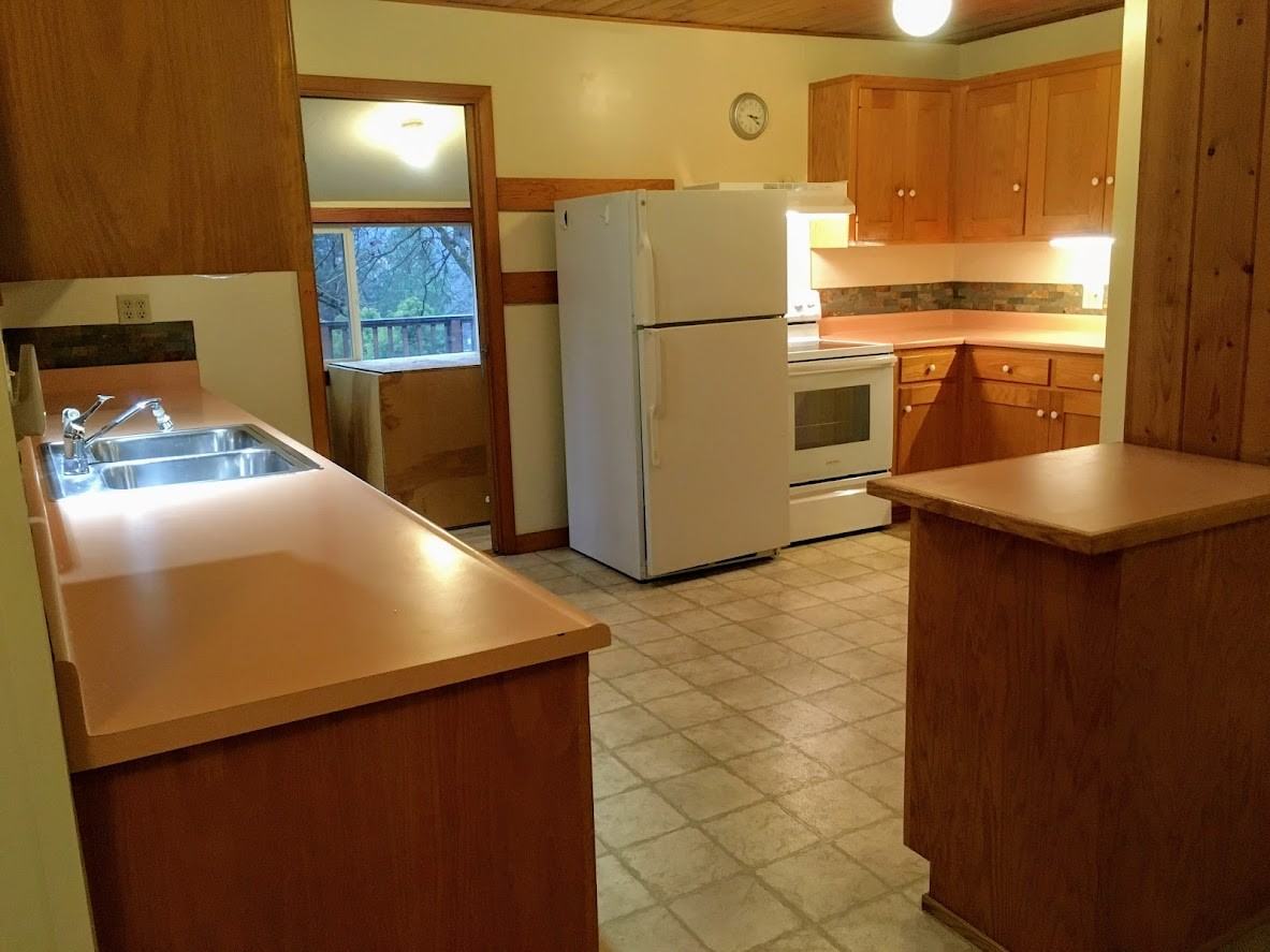 1036 10th Ave #NA - Photo 4 of 16