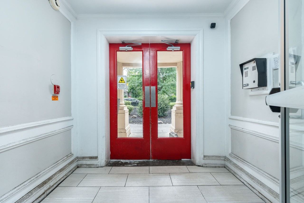 The Lancaster - Photo 5 of 29