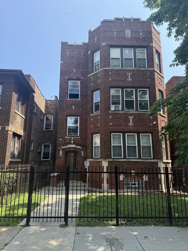 8053 South Champlain Avenue #NA - Photo 5 of 5