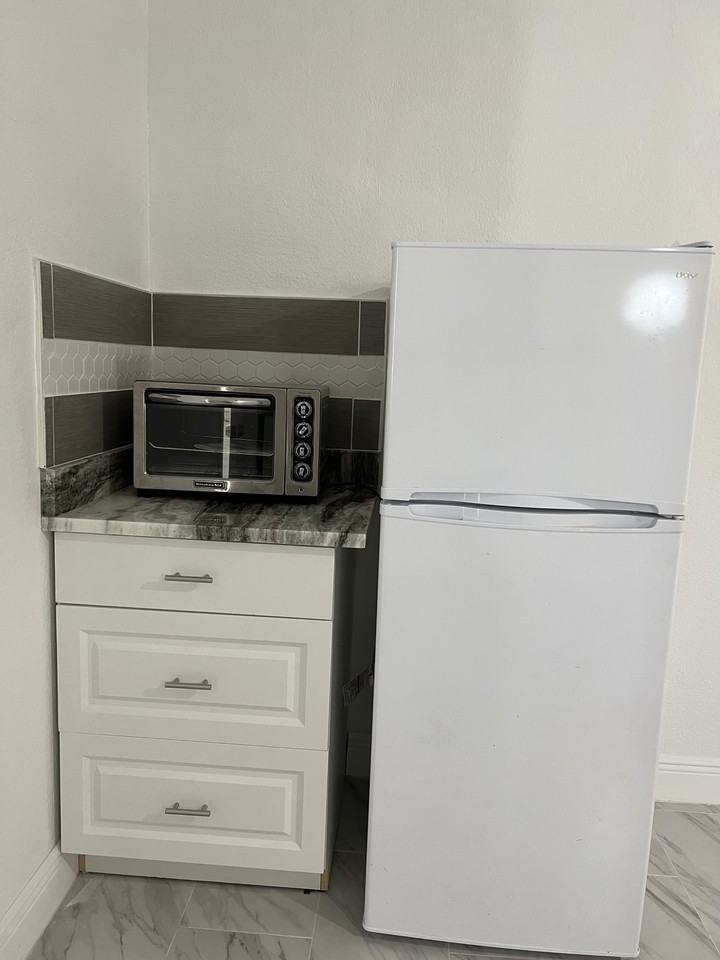 105 20th St Ne #A - Photo 5 of 14