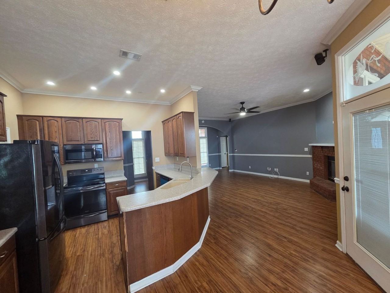 5209 Hickory St - Photo 5 of 25