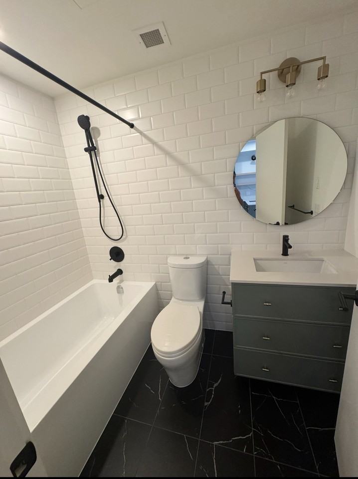 1065 Lougheed Hwy - Photo 3 of 6