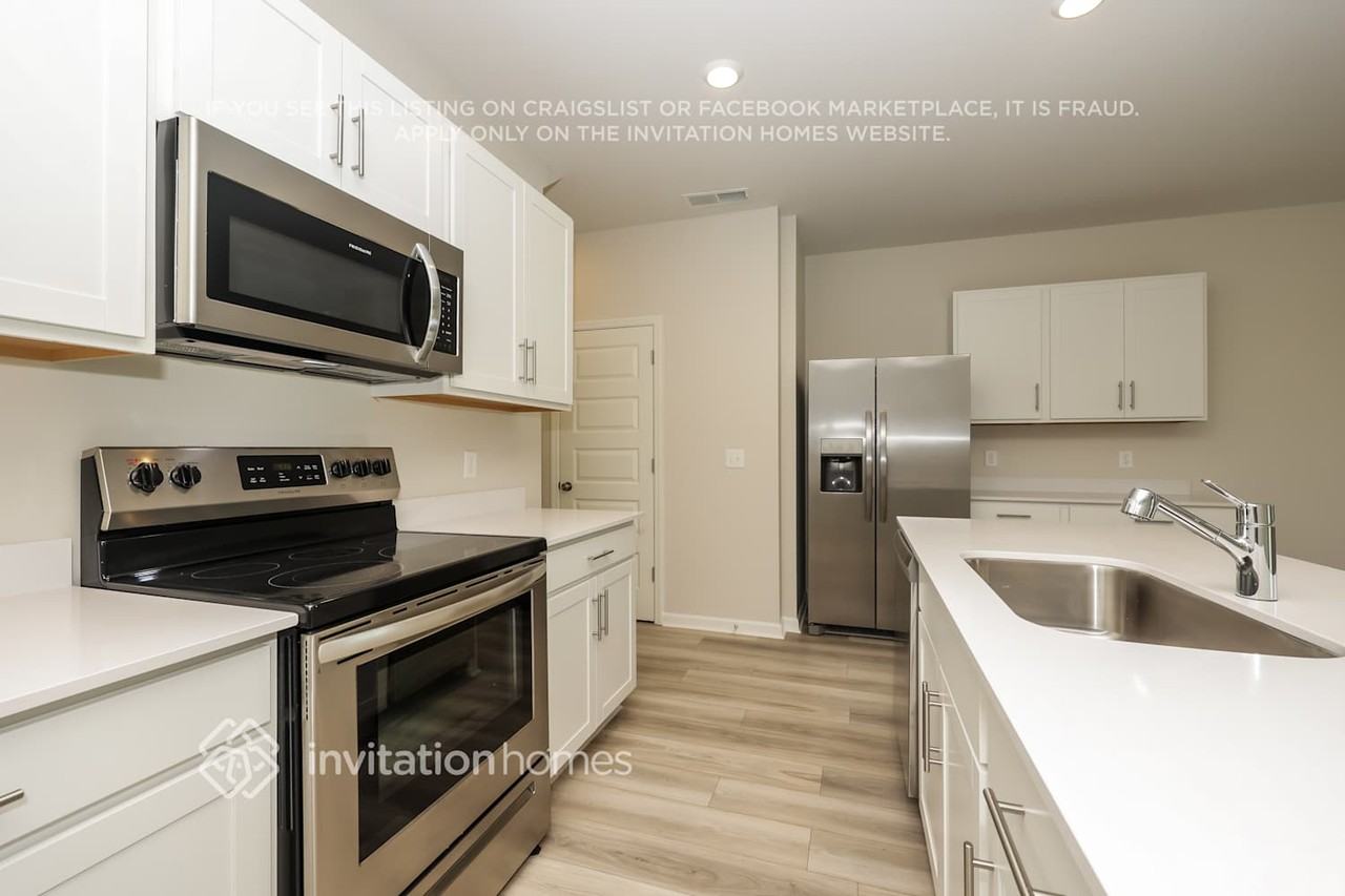 1056 Legacy Court - Photo 6 of 22