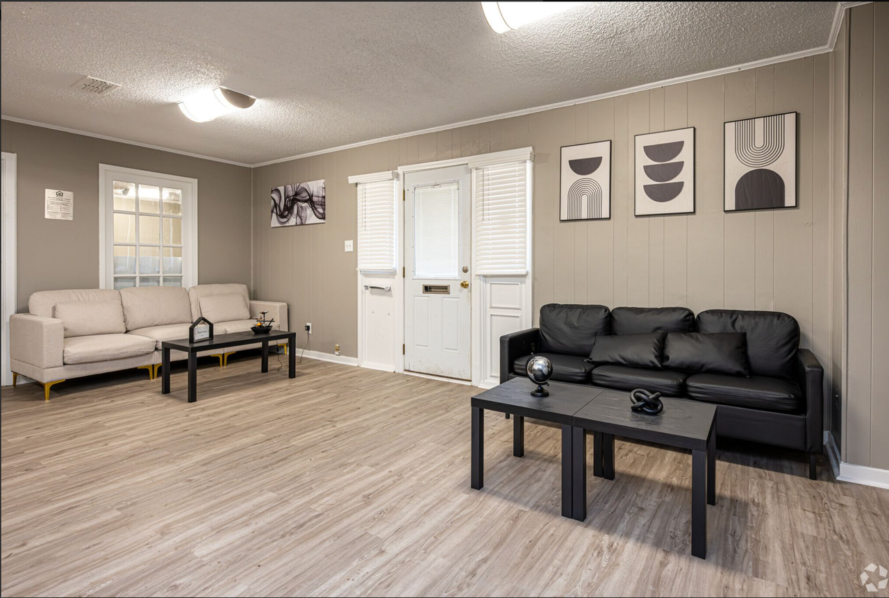 Bayou Apartments - Photo 2 of 30