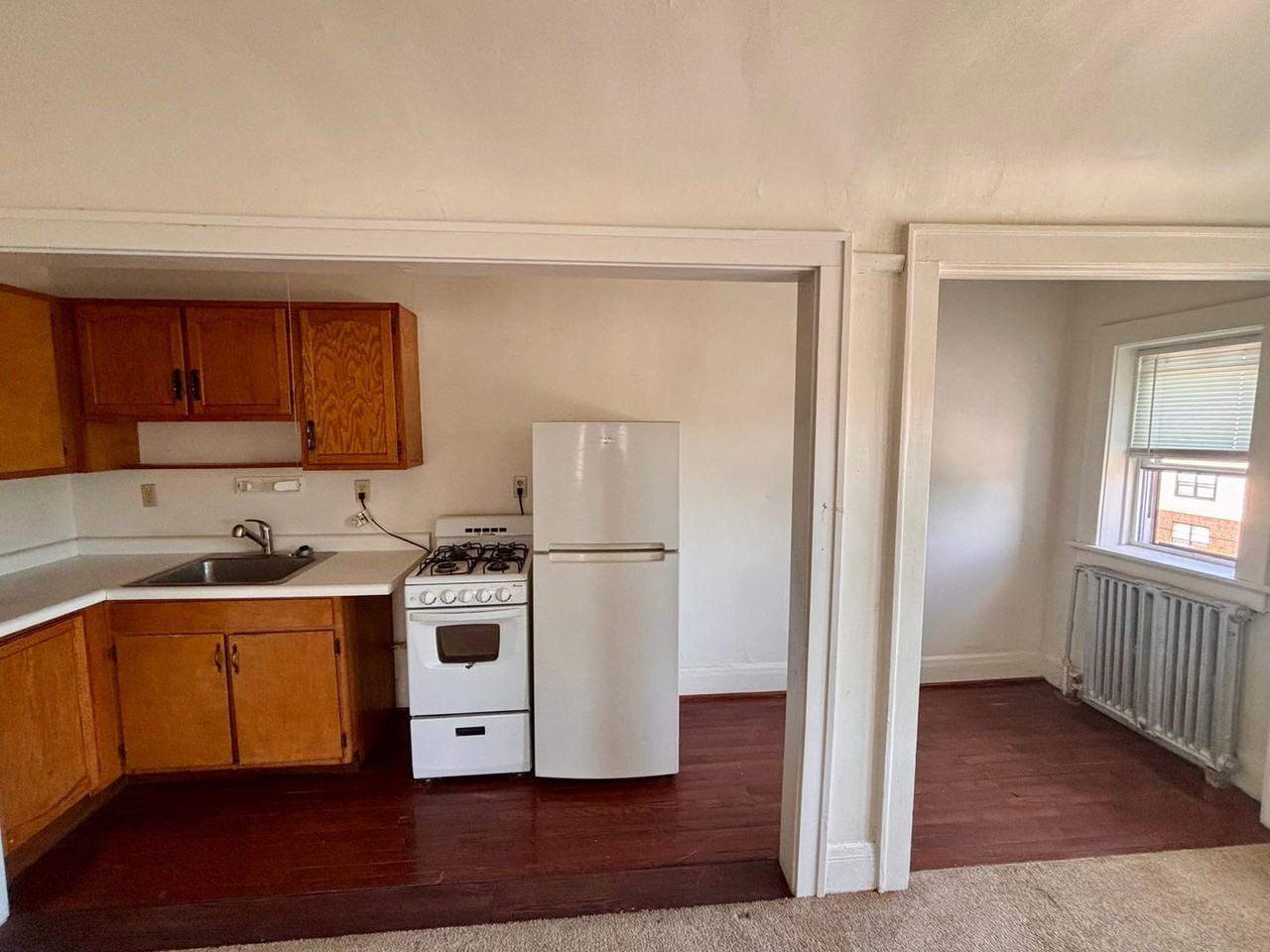 1345 Astor - Photo 3 of 20
