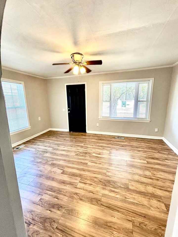 631 Warner Ave - Photo 3 of 14