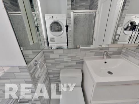 E 18th St #C2 - Photo 2 of 8