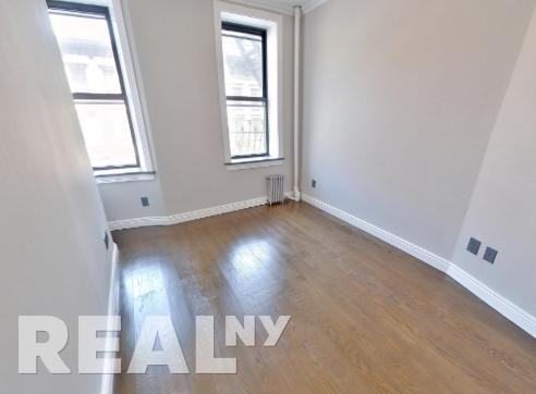 E 18th St #C2 - Photo 4 of 8