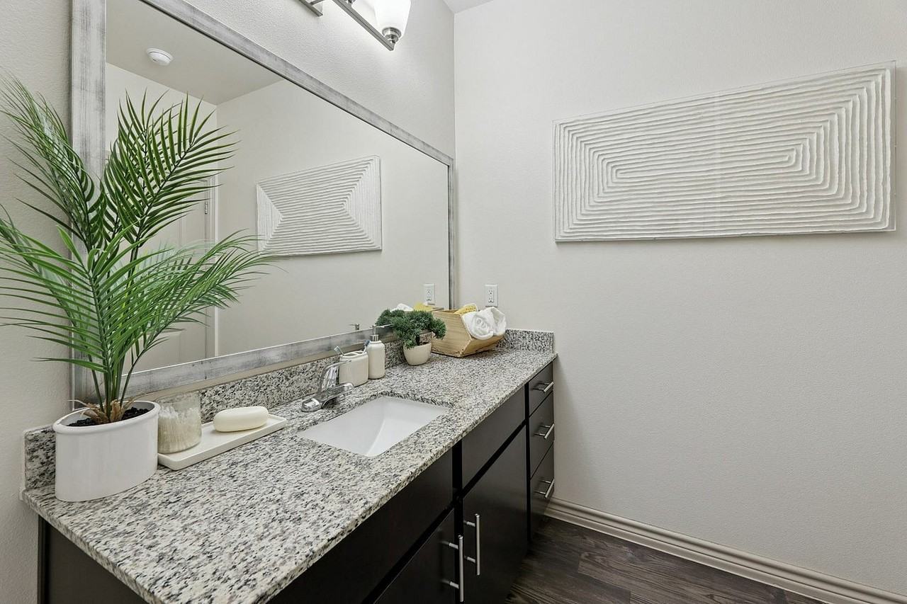 Highline Apartments - Photo 6 of 35