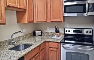 featured image of 1042 Spruce St #9