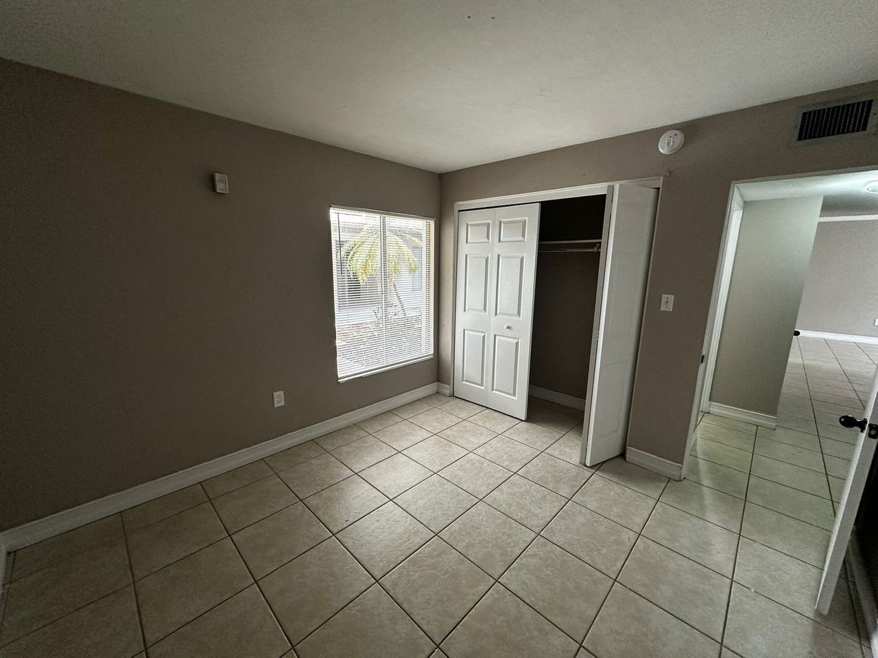 1830 Ford Street #602 - Photo 5 of 7