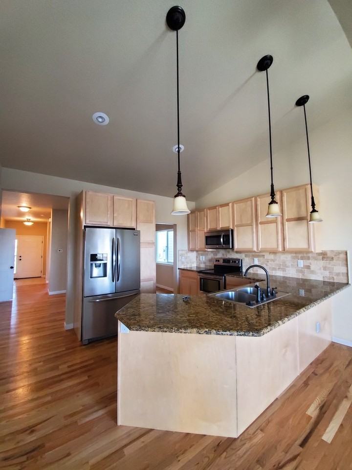 3715 Sunrise Hills Dr - Photo 3 of 10