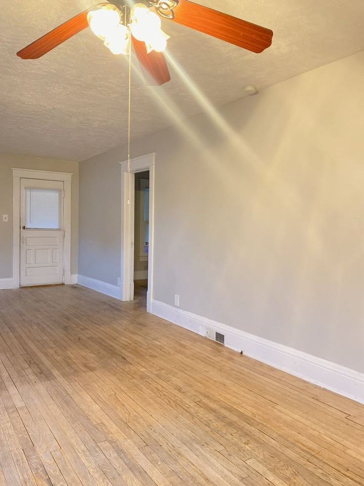 2335 North 65th Avenue - Photo 4 of 18