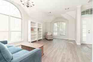 933 Forest Ridge Pkwy - Photo 1 of 1