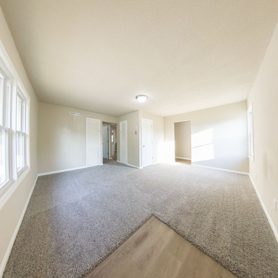 1250 E 27th St - Photo 4 of 21