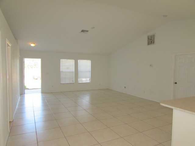 1238 Denver St E - Photo 3 of 5