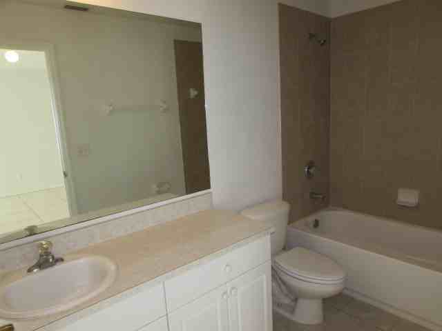 1238 Denver St E - Photo 4 of 5