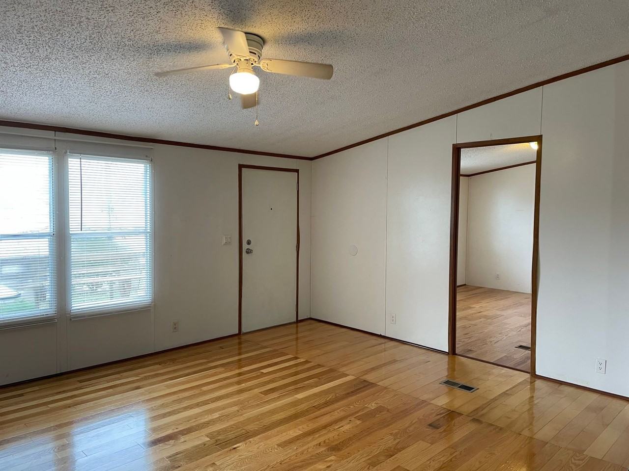 102 102 Shelby Street - Photo 3 of 16