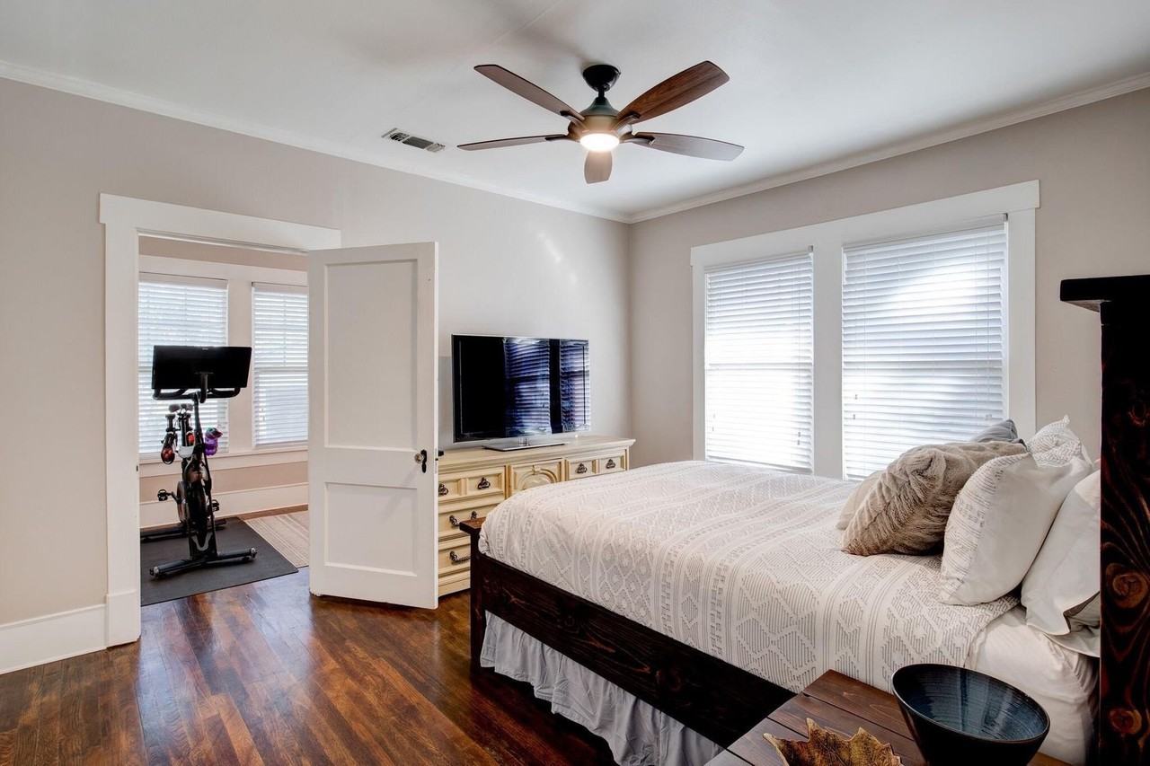 2561 Rogers Ave - Photo 3 of 23