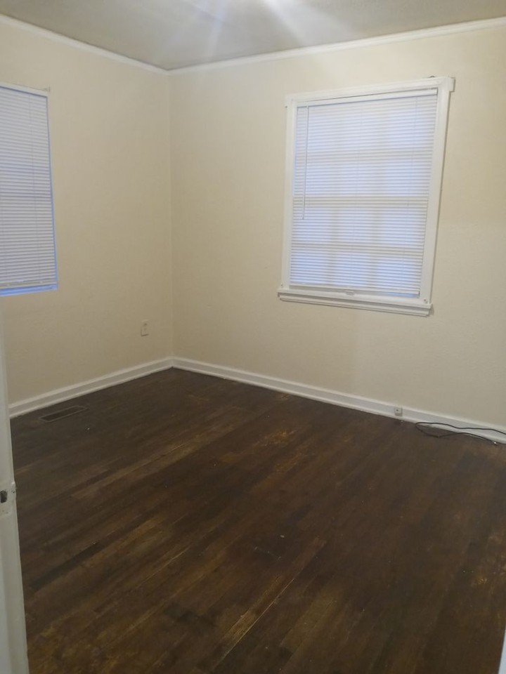 4321 W 16th St - Photo 3 of 19