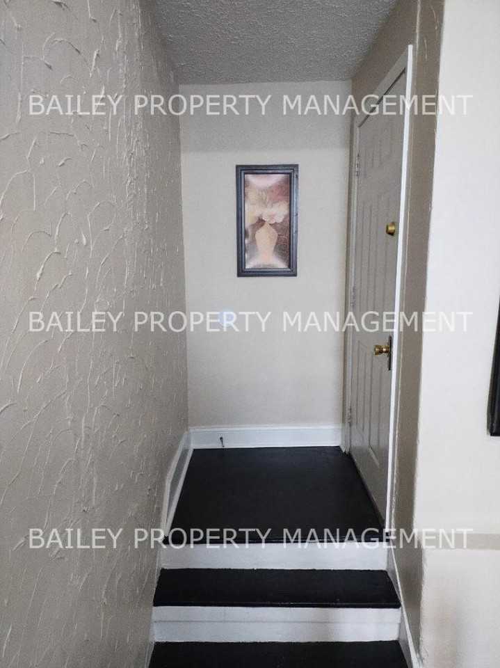 606 Main St - Photo 3 of 9