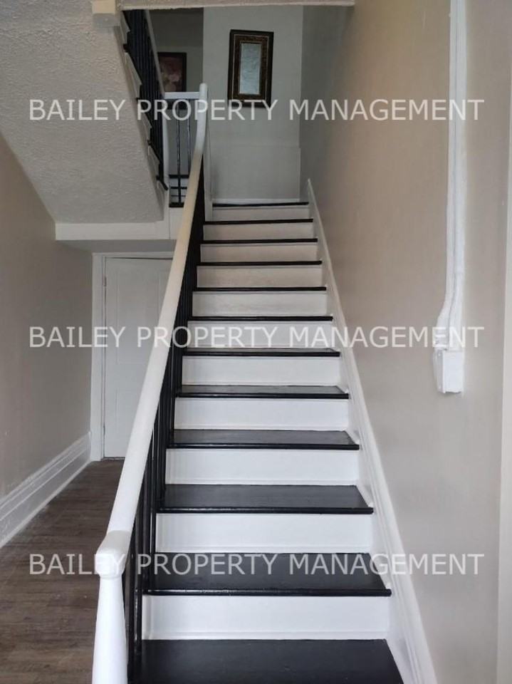 606 Main St - Photo 5 of 9