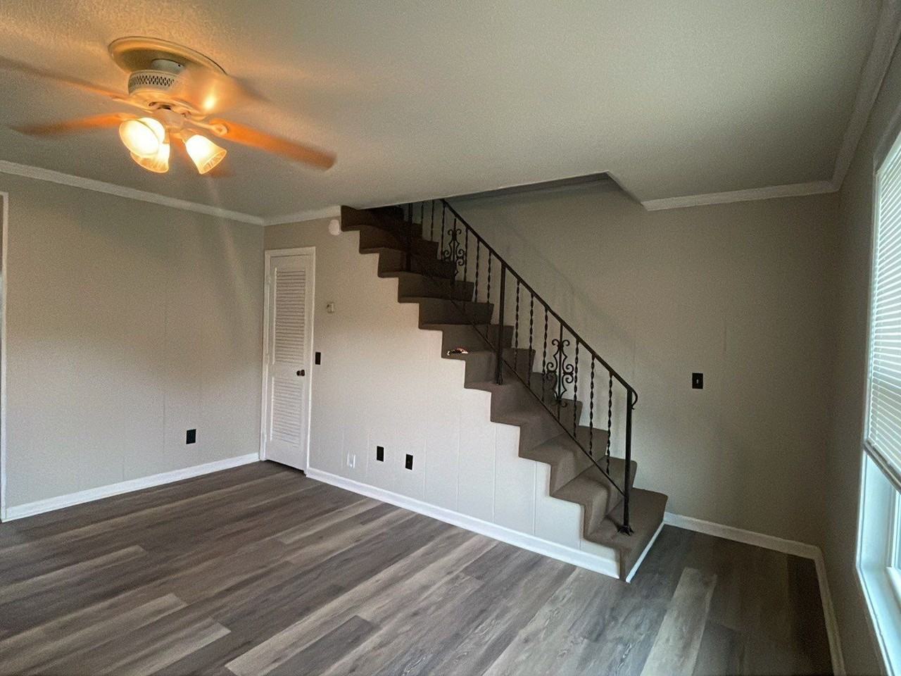 203 North Electra Street - Photo 4 of 8