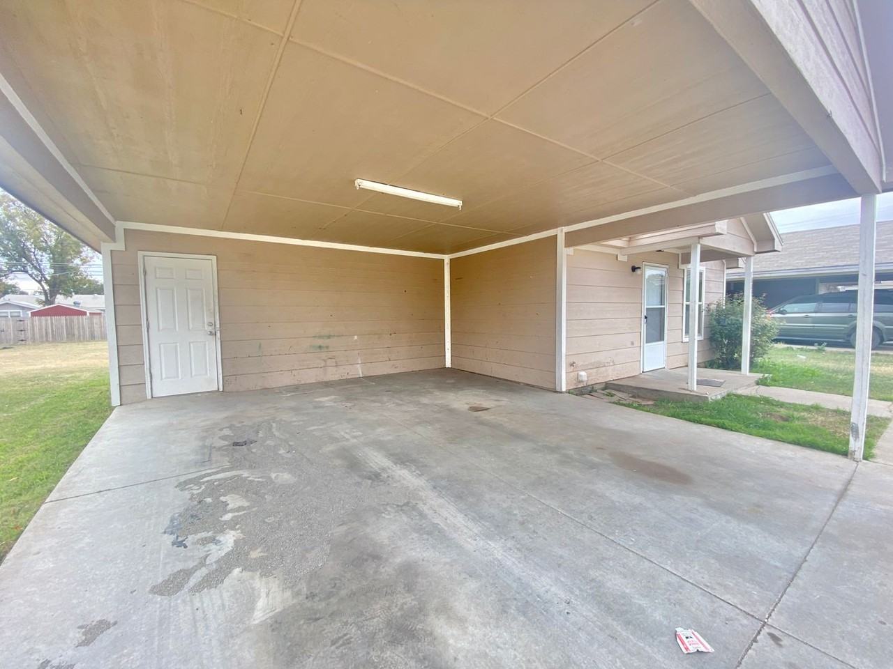 1805 38th St - Photo 2 of 11