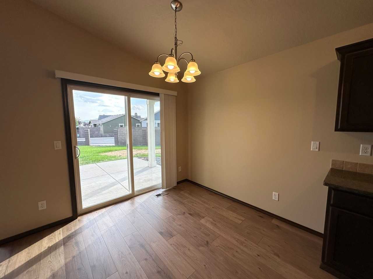 7810 W Kayak Ct - Photo 5 of 15