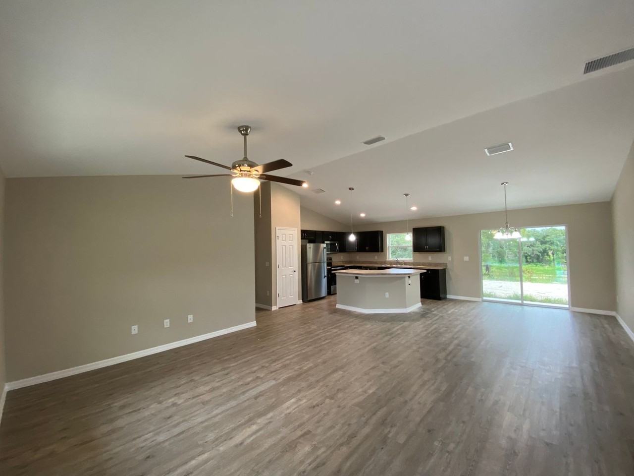 745 Marion Oaks Mnr - Photo 4 of 34