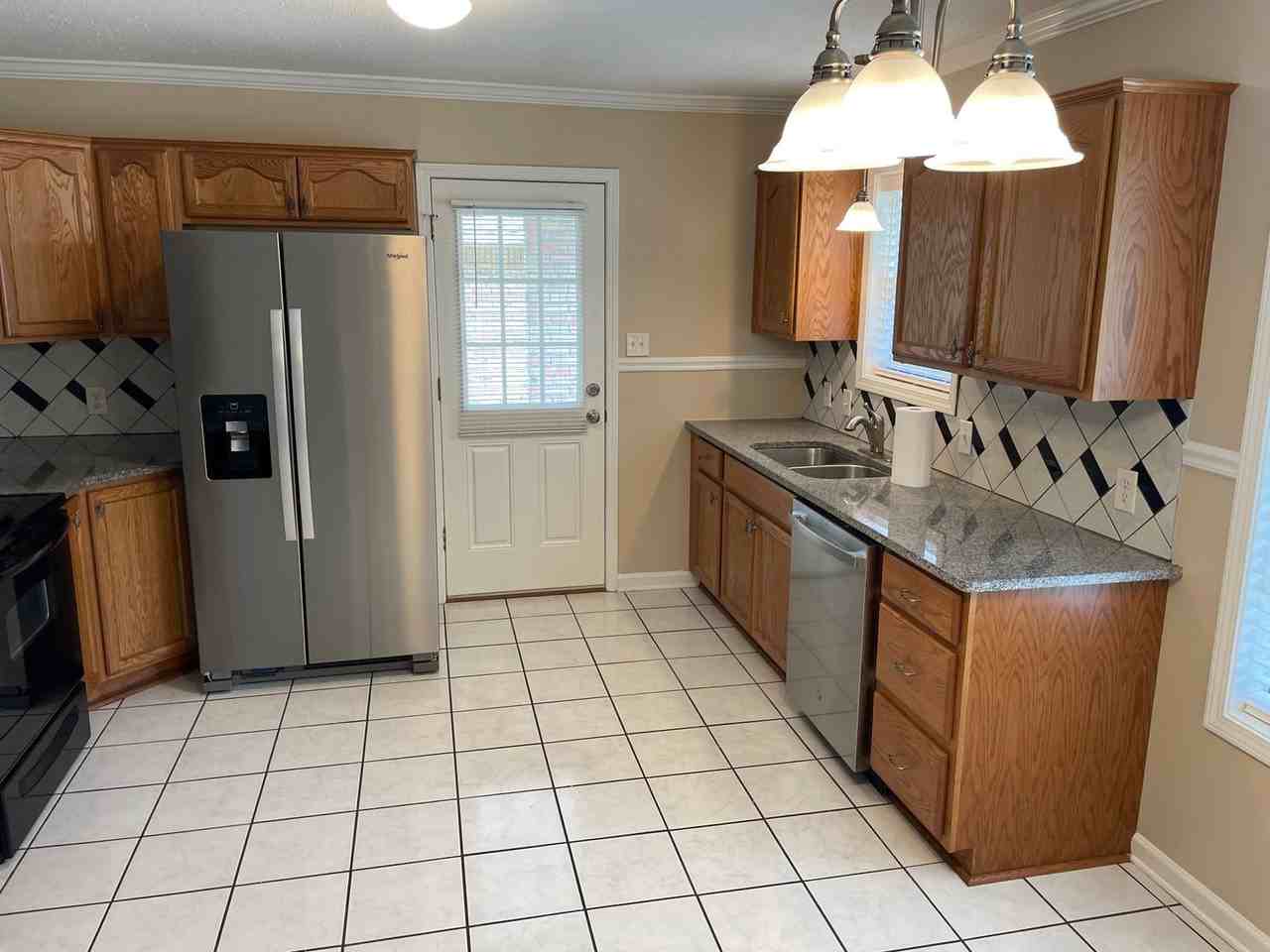 4013 Swim Club Ln - Photo 4 of 19