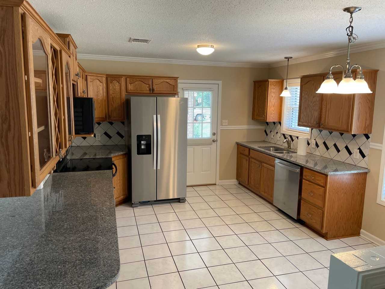 4013 Swim Club Ln - Photo 7 of 19