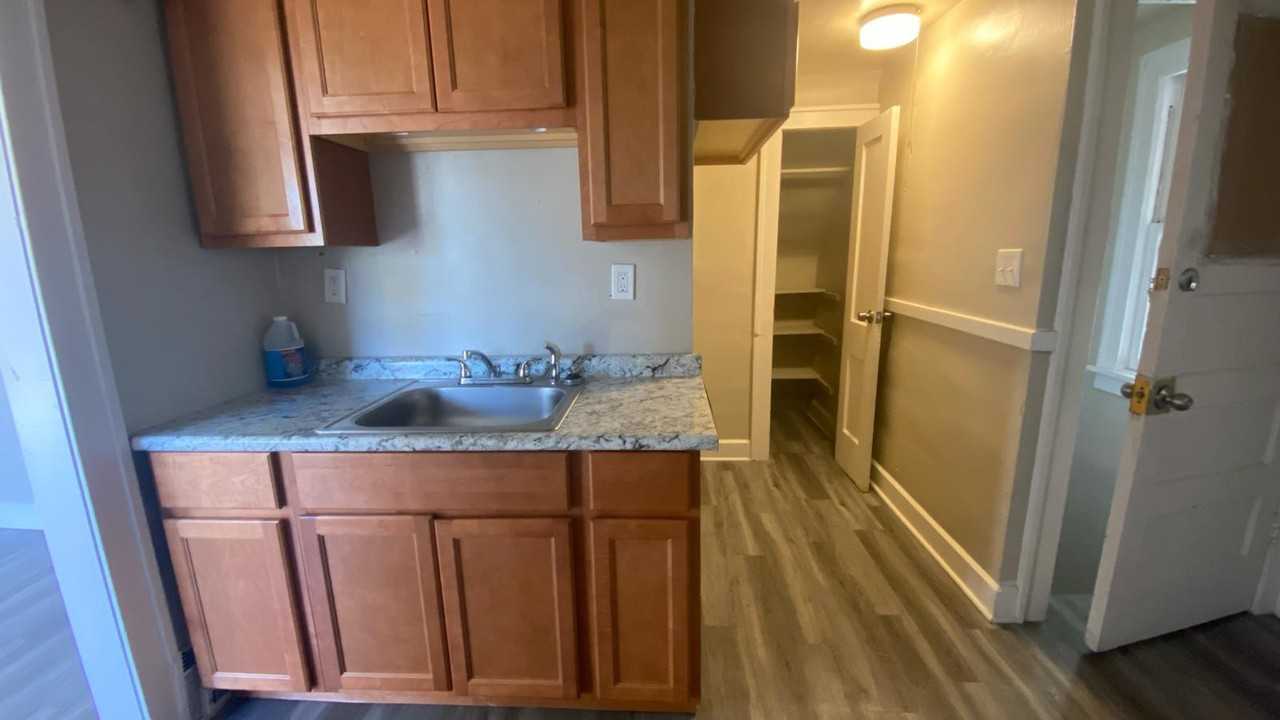 19814 Shawnee Ave - Photo 3 of 11