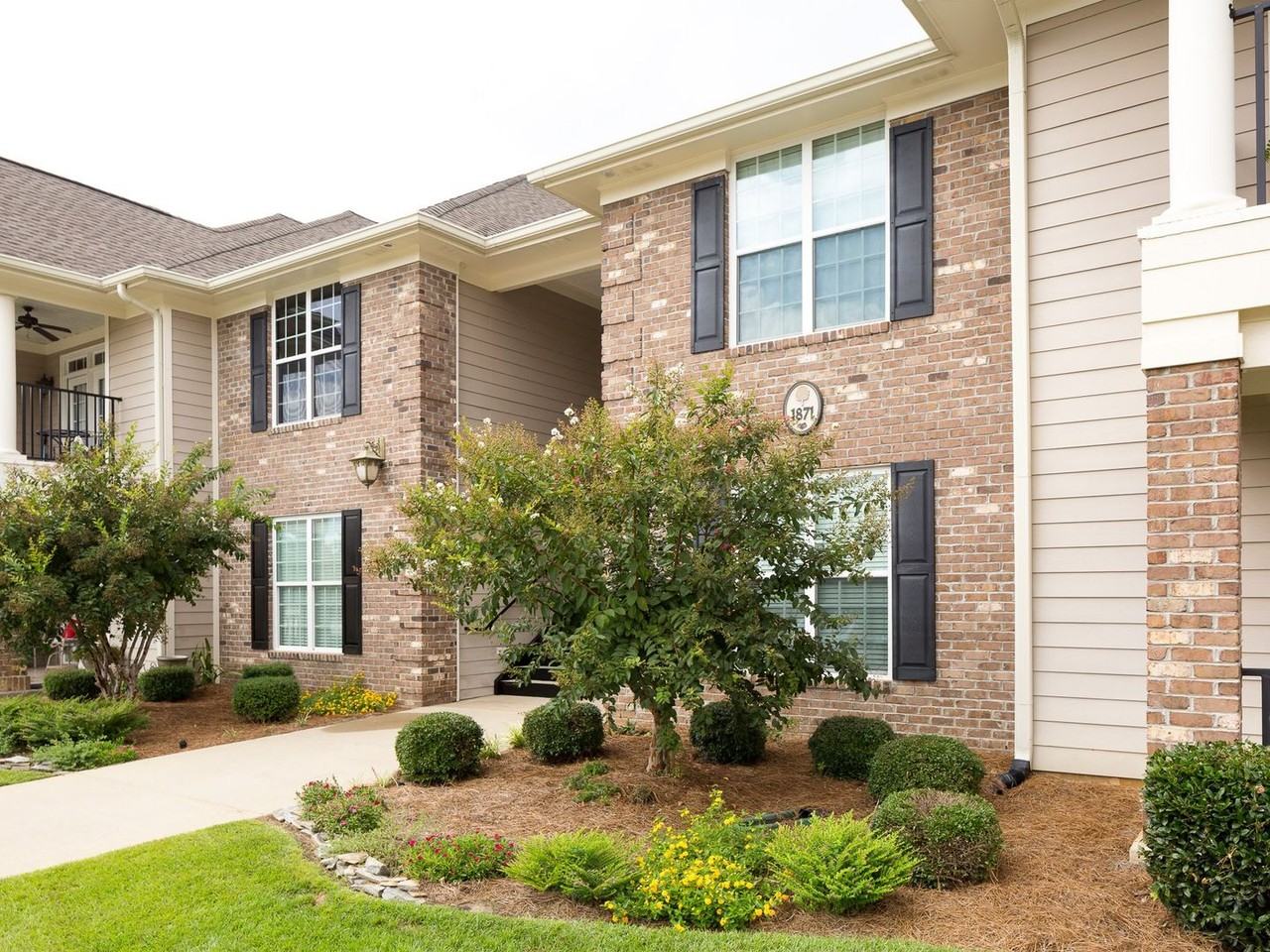 1871 Jennifer Ln - Photo 2 of 26