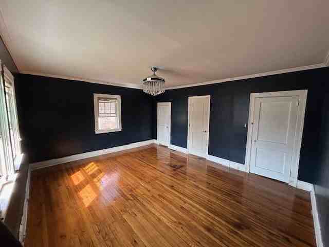 1303 Oakgrove Ave - Photo 7 of 8