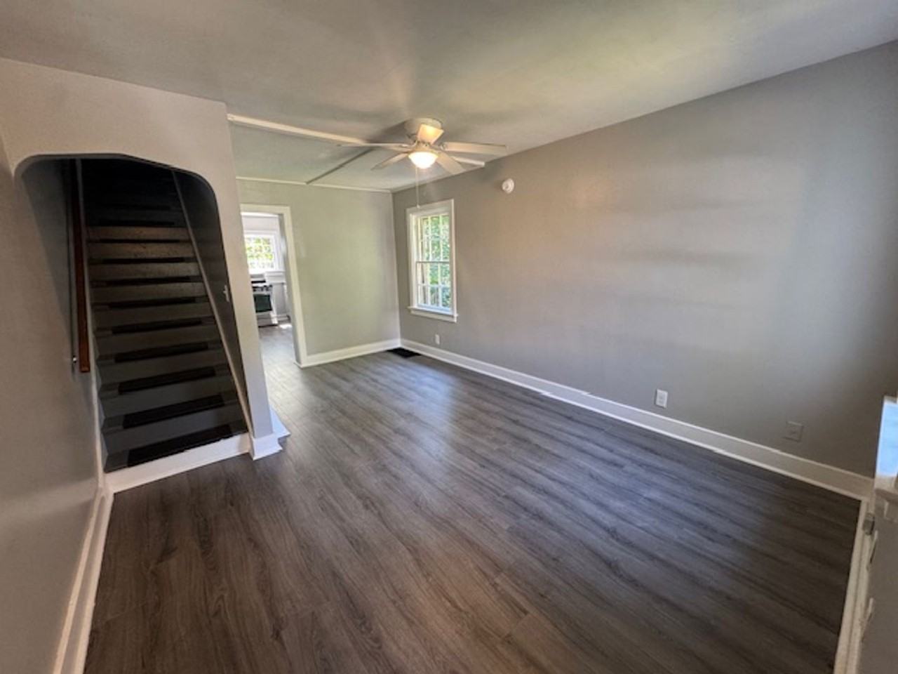 305 W Creighton Ave - Photo 2 of 6