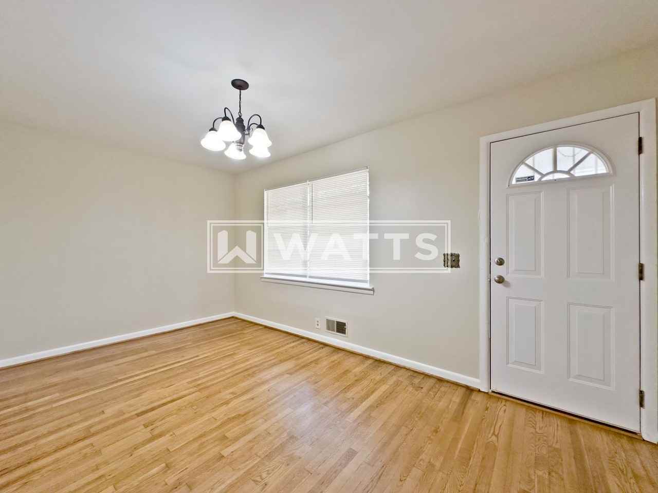 928 Broad St - Photo 3 of 9