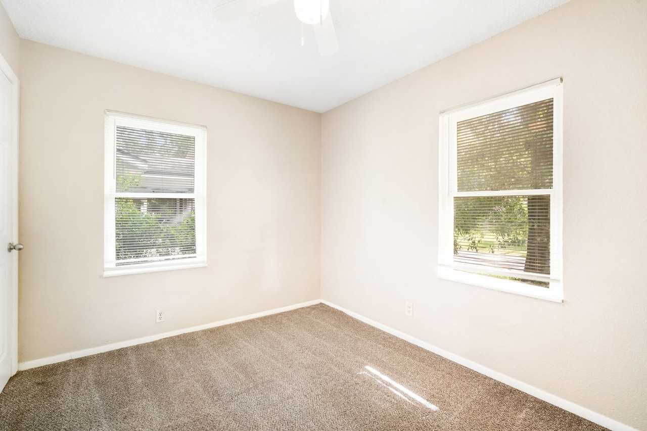 708 E Brawin Ave - Photo 7 of 23