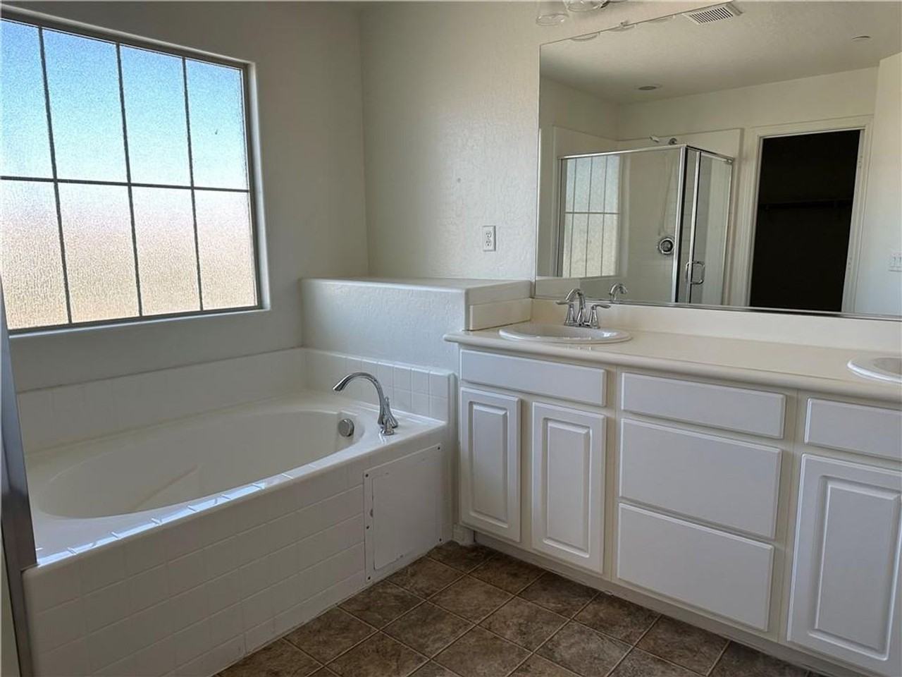 7760 Vestibule Ct - Photo 2 of 17