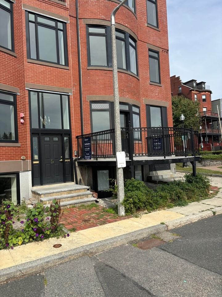 5 R - 5 Brigham St #1 - Photo 2 of 3