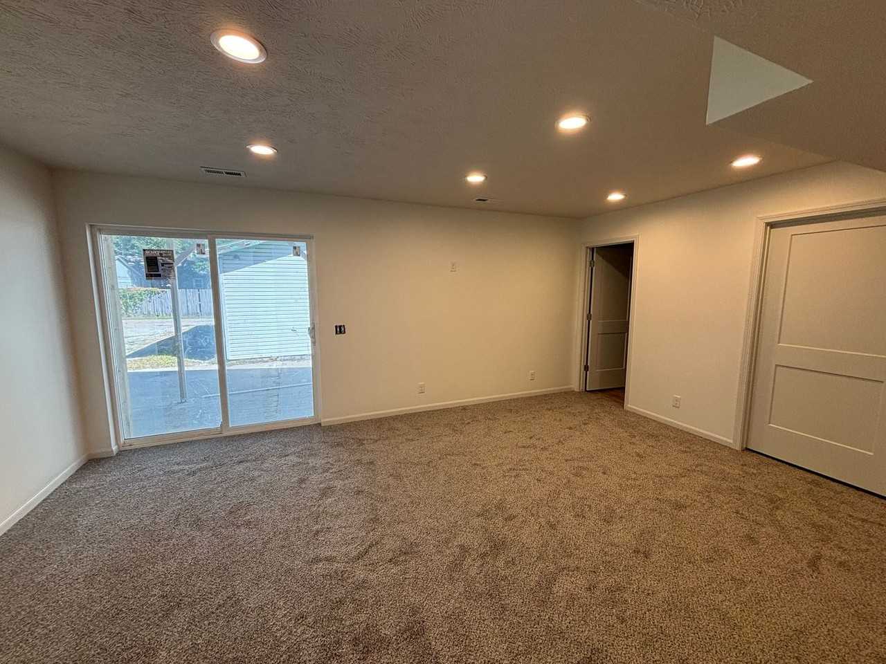 3234 9th Ave - Photo 2 of 11