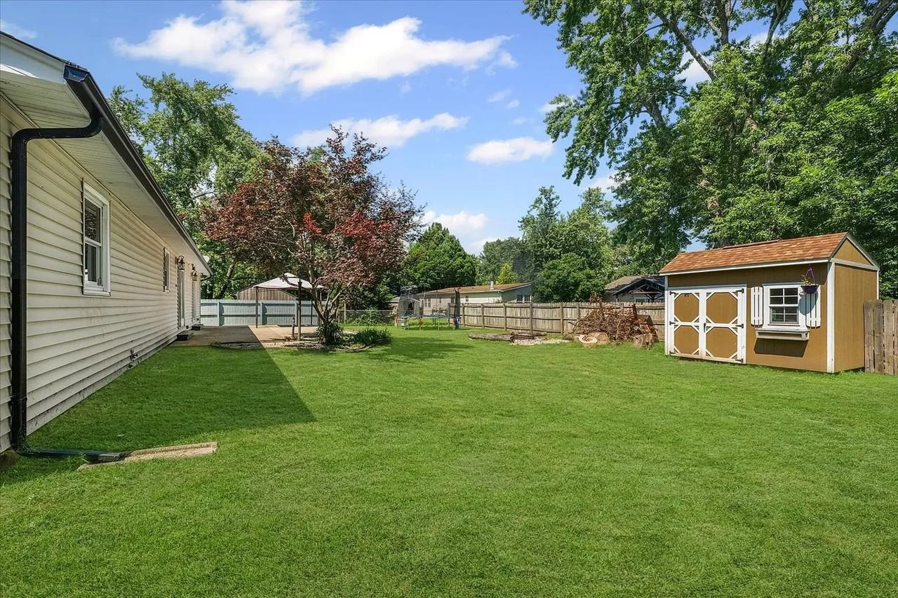 410 N 4th St - Photo 2 of 16