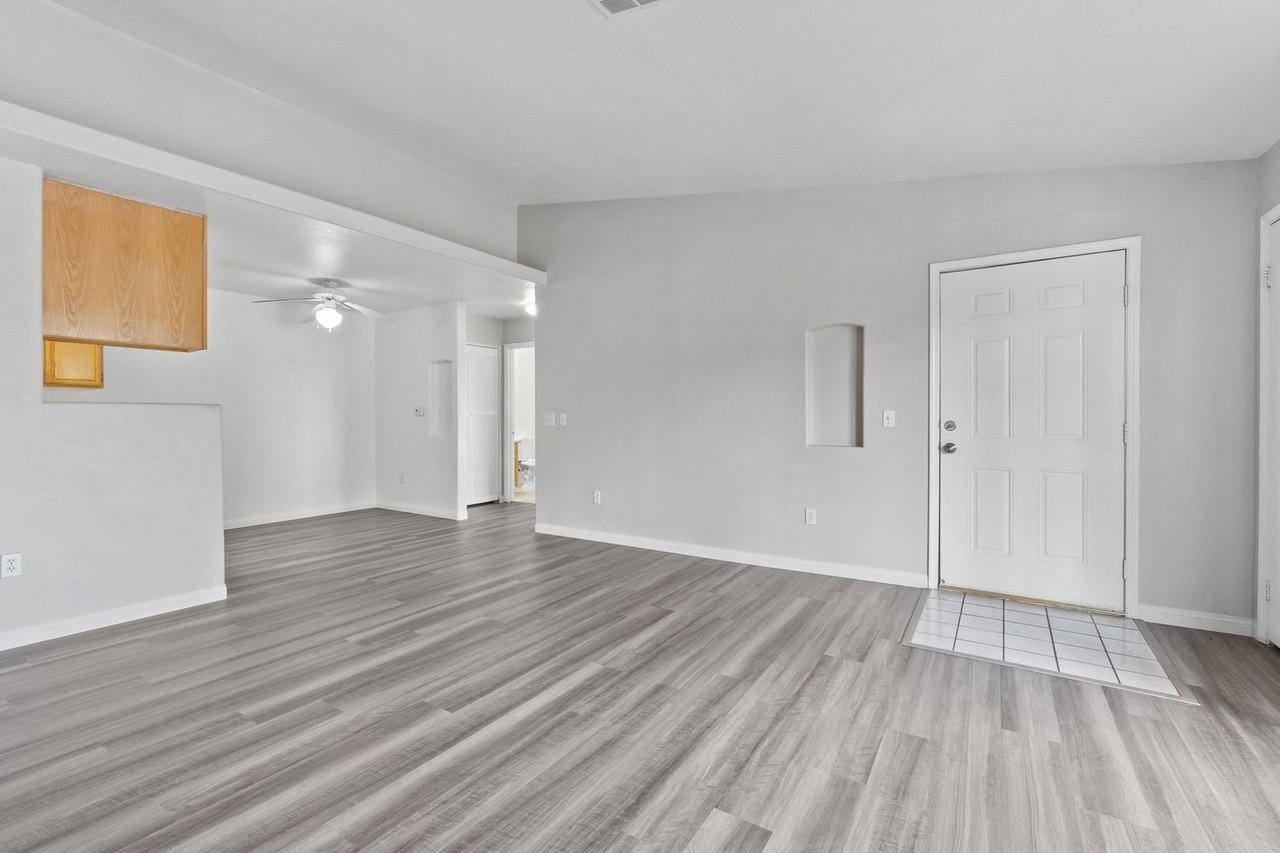 4730 W Craig Rd #2014 - Photo 4 of 27