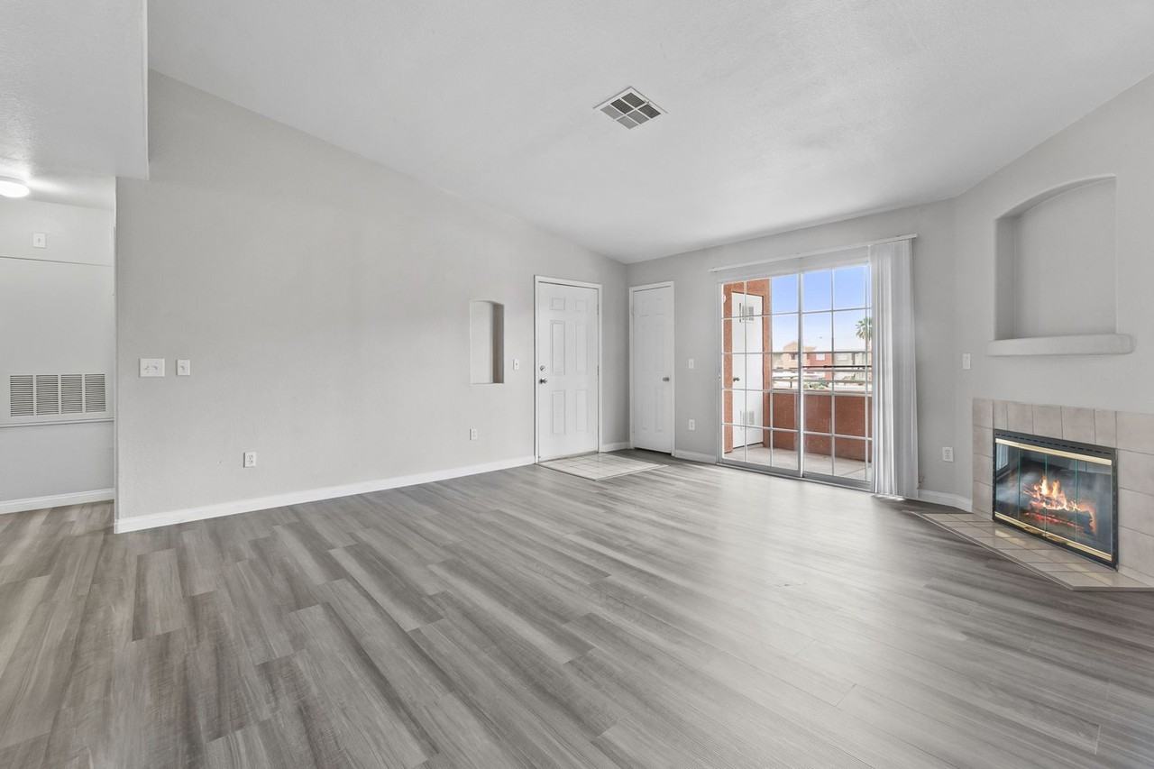 4730 W Craig Rd #2014 - Photo 5 of 27